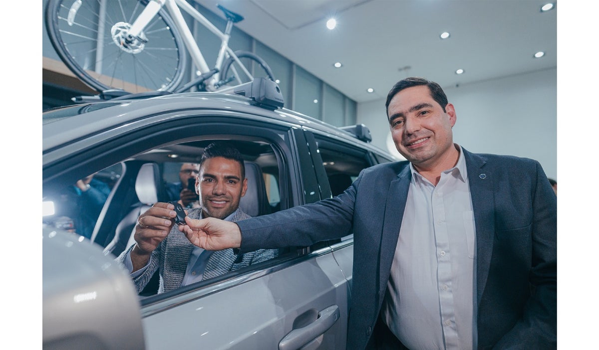Falcao en la Volvo XC90