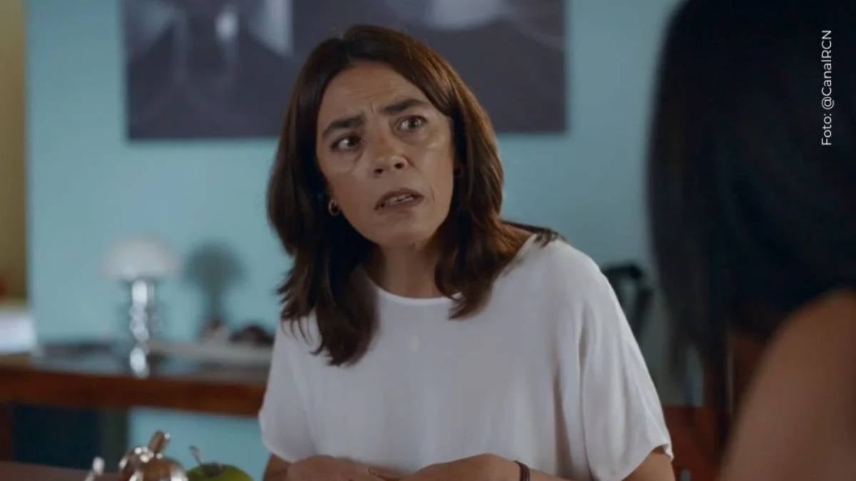 Sandra Reyes como Aracely Urán
