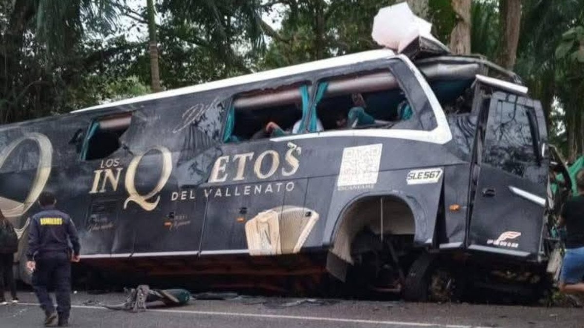 Bus de Los Inquietos se accidenta en Antioquia