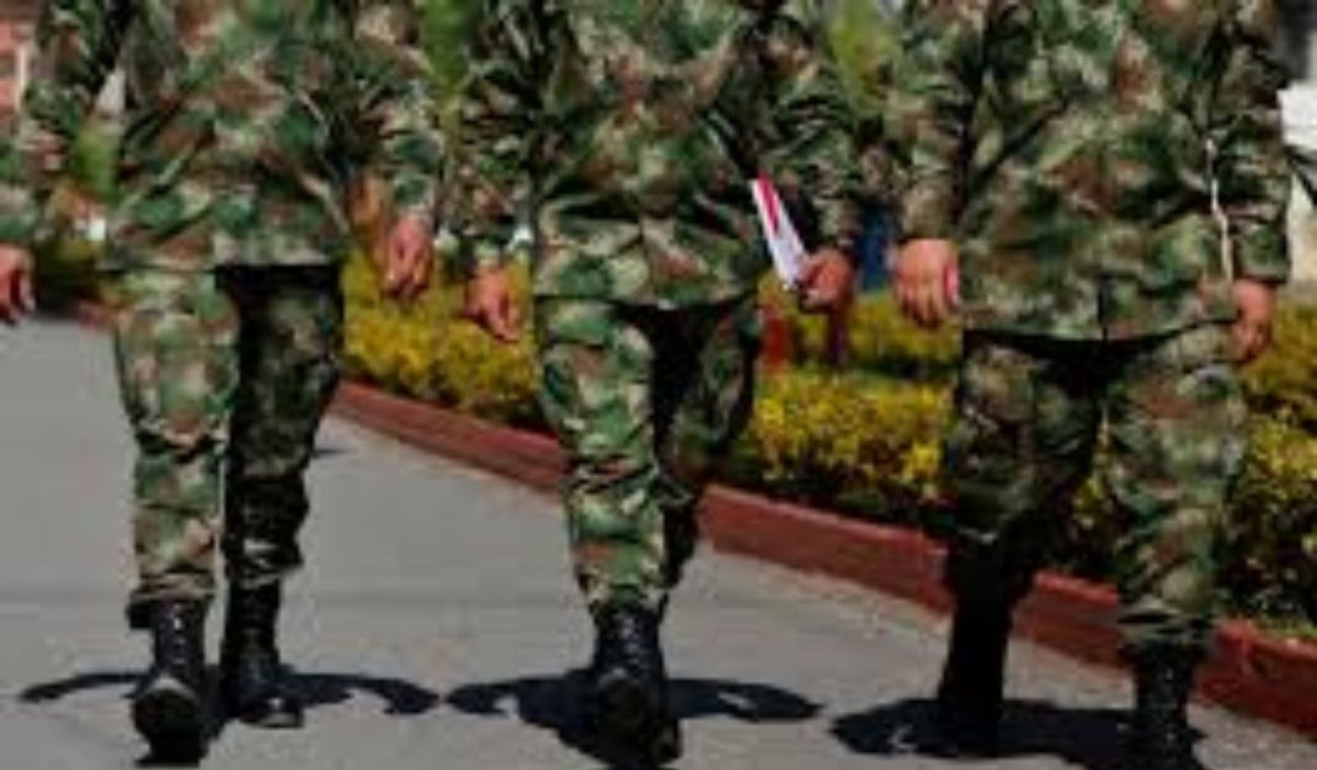 Militares heridos