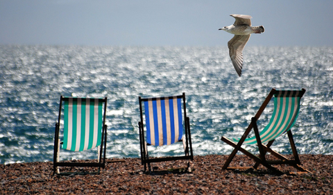 Disfruta de las vacaciones de diciembre sin gastar de más: tres consejos para encontrar alojamientos asequibles y ahorrar dinero en tus viajes