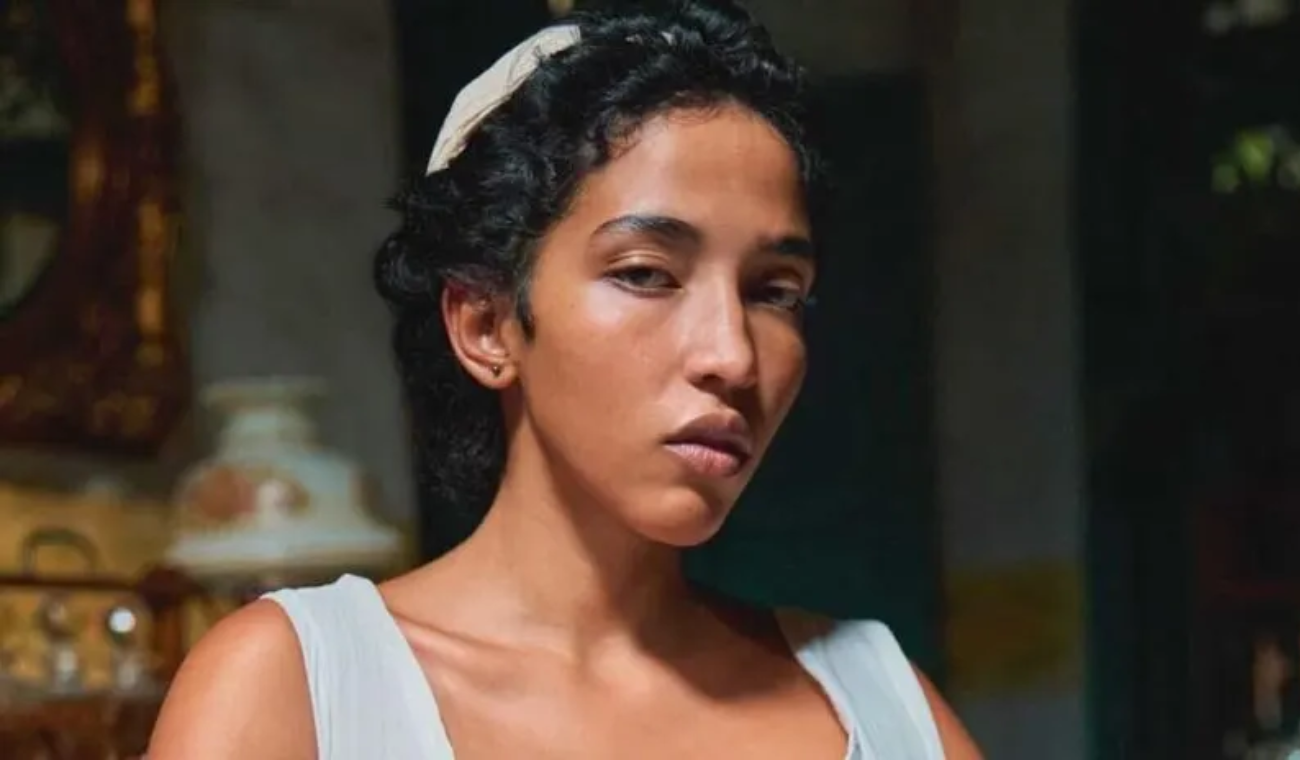 ‘Rebeca’, de ‘Cien años de soledad’, se defiende de críticas: “Colombia idealiza la belleza europea”