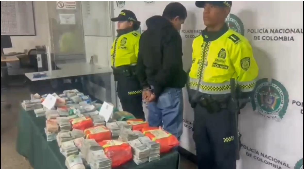 El hombre transportaba más de 55 millones de pesos en efectivo