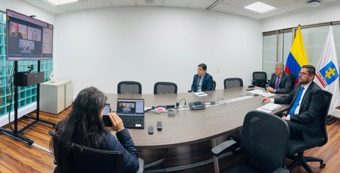 Reunión fiscal (e) con abogados de familia de fiscal Marcelo Pecci