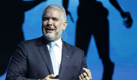 Iván Duque critica a Petro por su postura sobre Trump