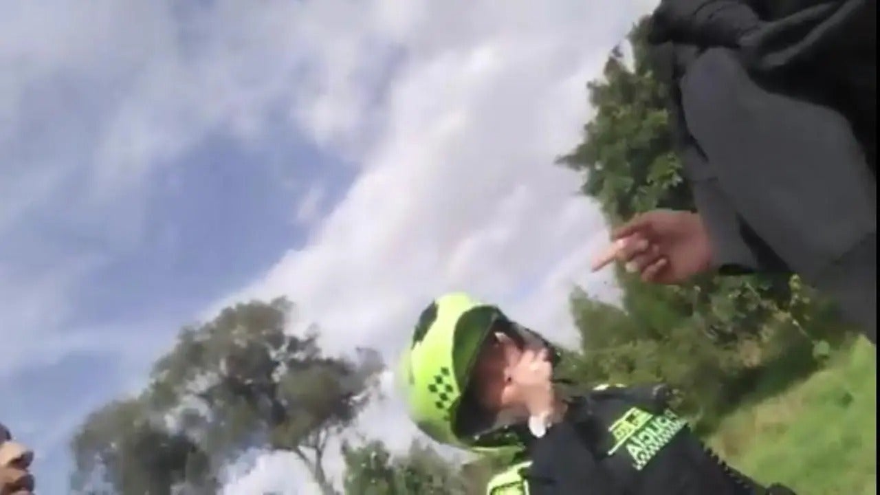 Patrullera agrede a ciudadano en Bogotá