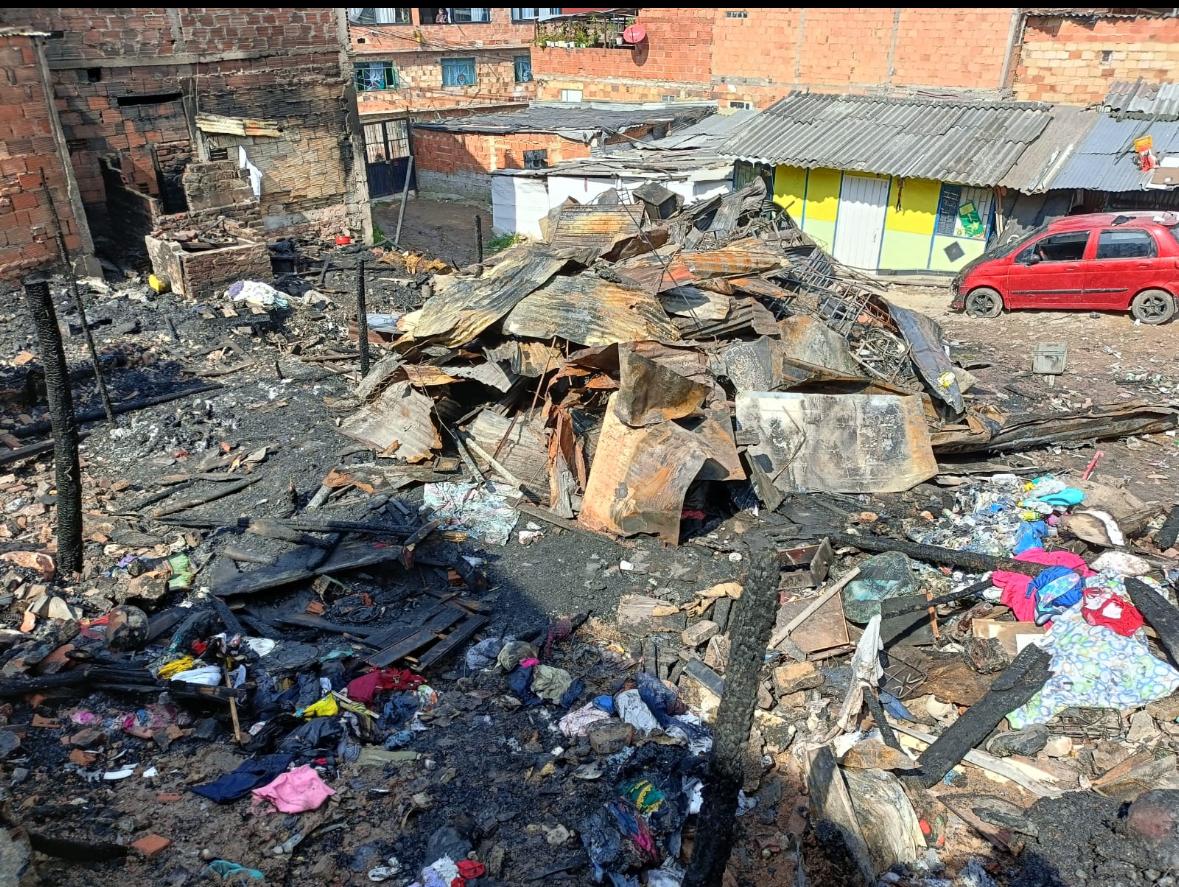 Autoridades investigan las causas del incendio en el barrio San Blas