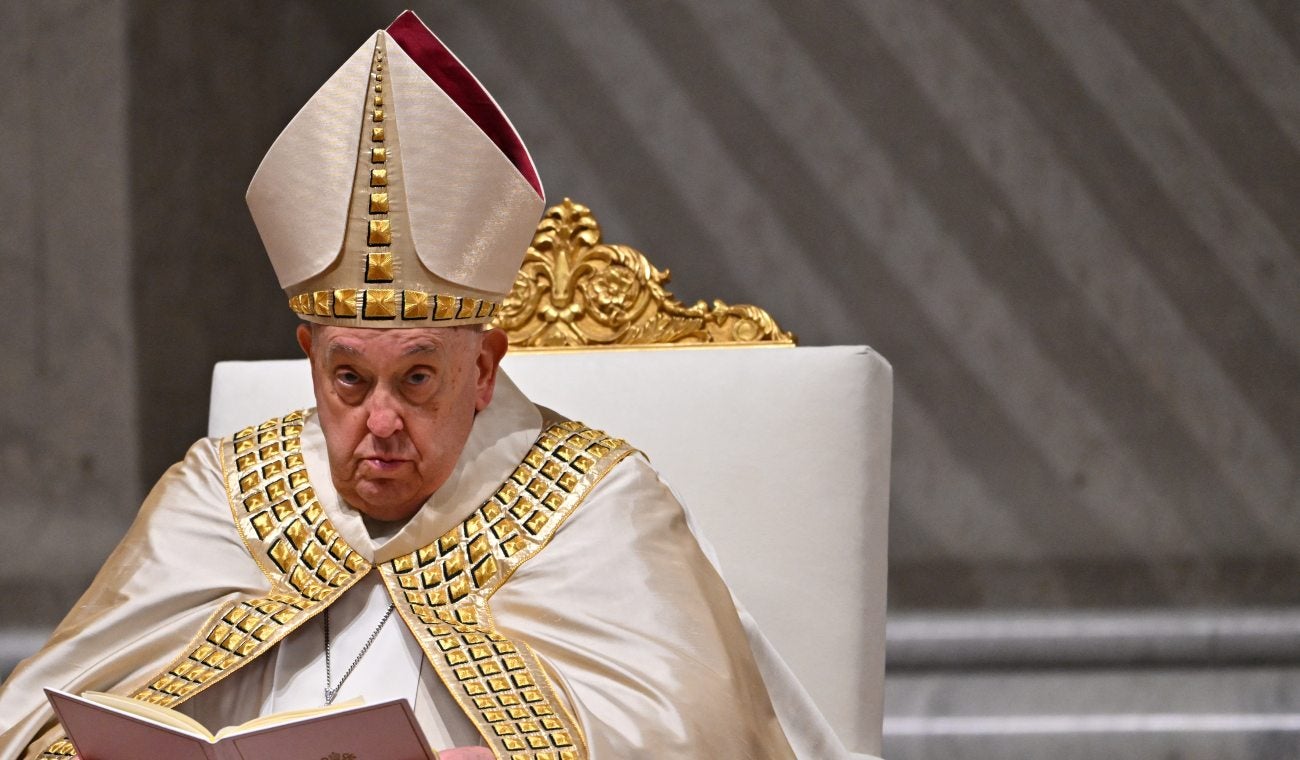 Papa Francisco sigue hospitalizado