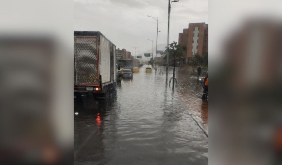 Vías inundadas en Bogotá