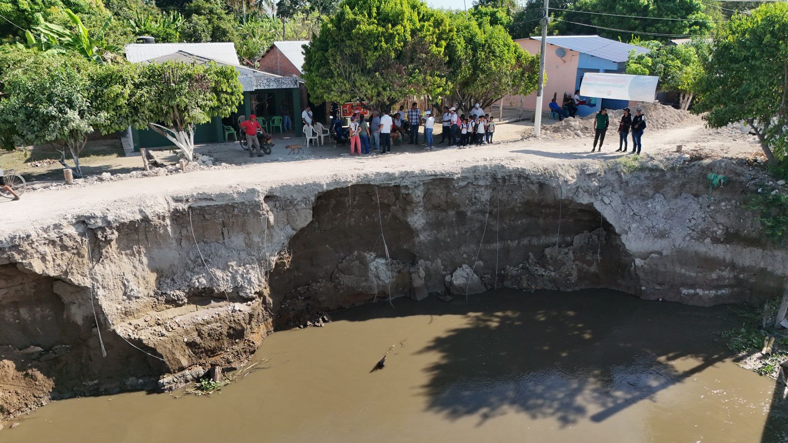 Grave emergencia por erosión ribereña afecta a miles de familias en El Banco