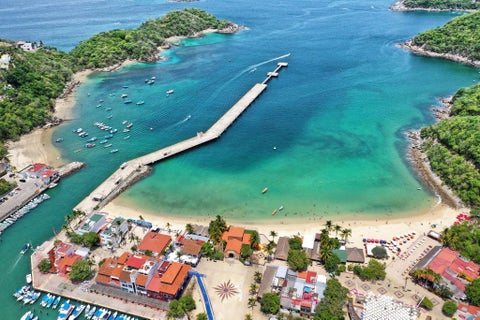 Huatulco, destino turístico en el Pacífico mexicano, lanza tarifas diferenciales para colombianos desde junio.