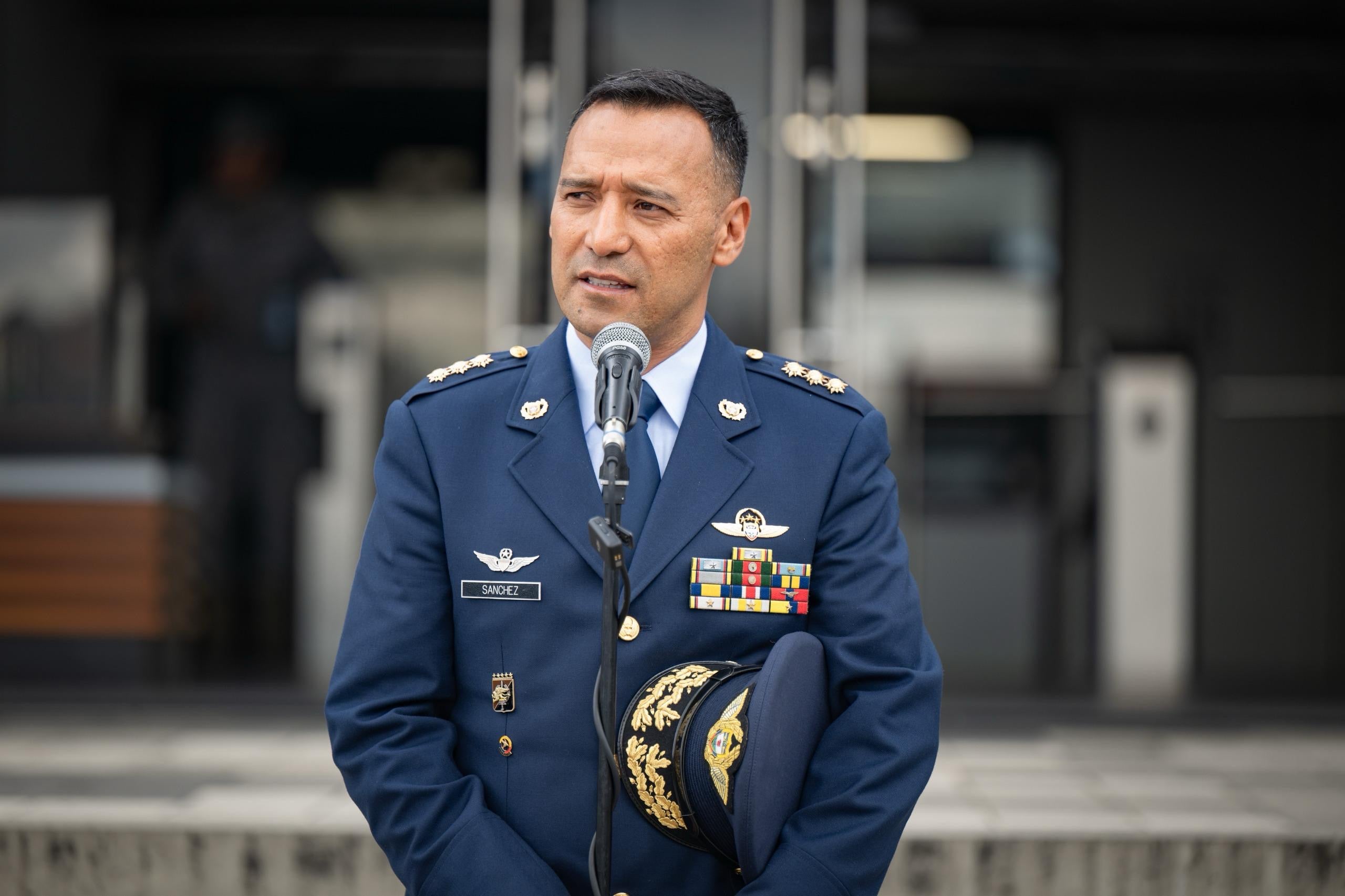 Ministro de Defensa denuncia secuestro de misión médica por disidencias de alias Iván Mordisco en La Plata, Huila. Llama a la comunidad a suministrar información clave para capturar a los responsables.