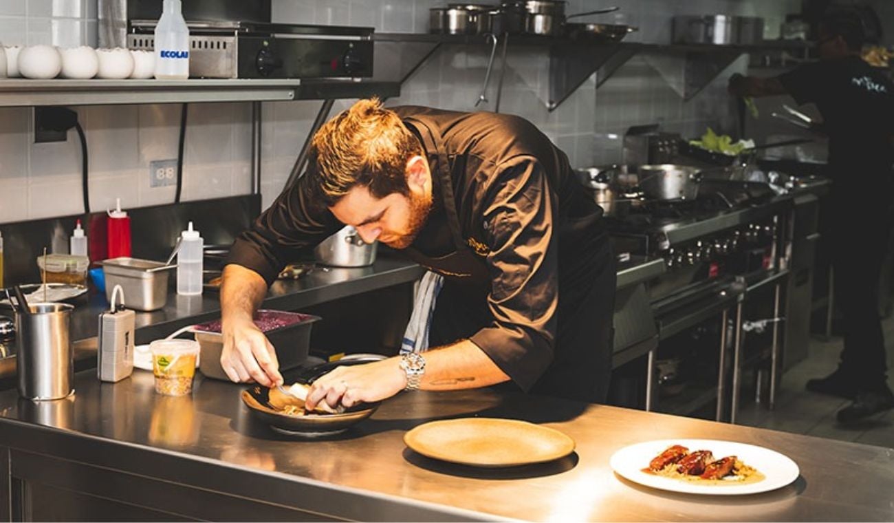 El chef colombiano que fue incluido en la guía Michelin