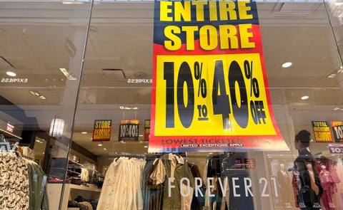 Forever 21 anuncia despidos y quebraría definitivamente