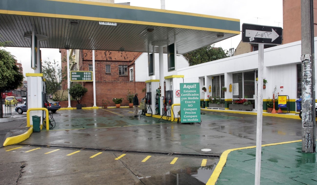SUBE LA GASOLINA Y EL DIÉSEL