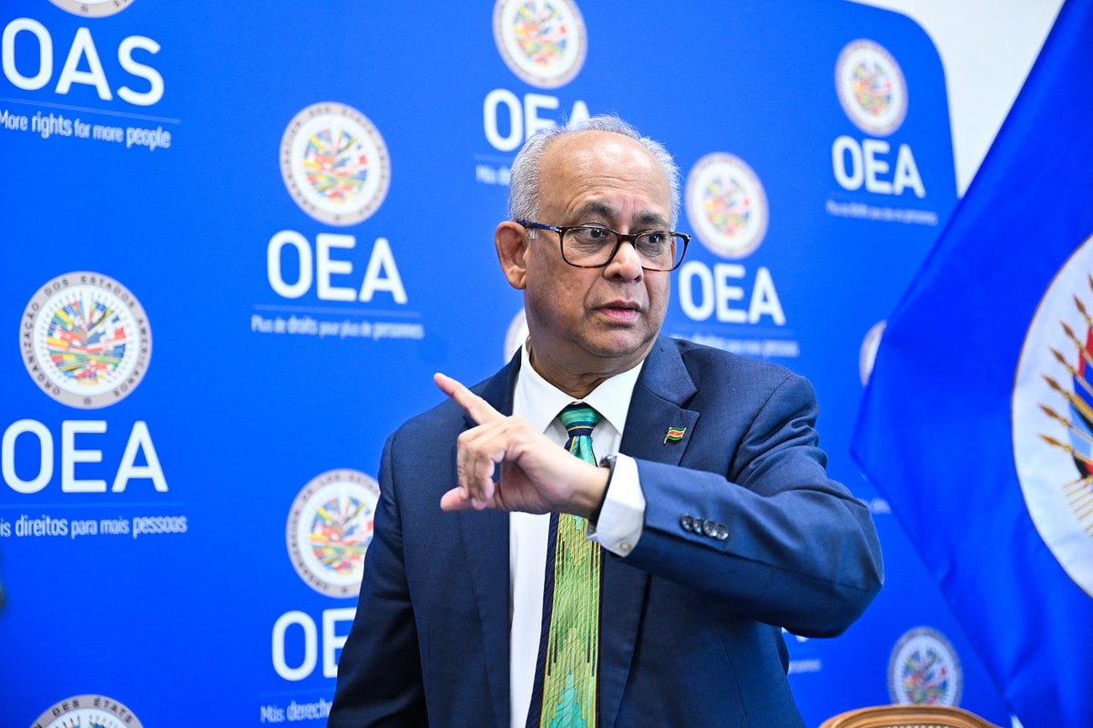 Habla nuevo secretario de la OEA, Albert Ramdin, en La FM