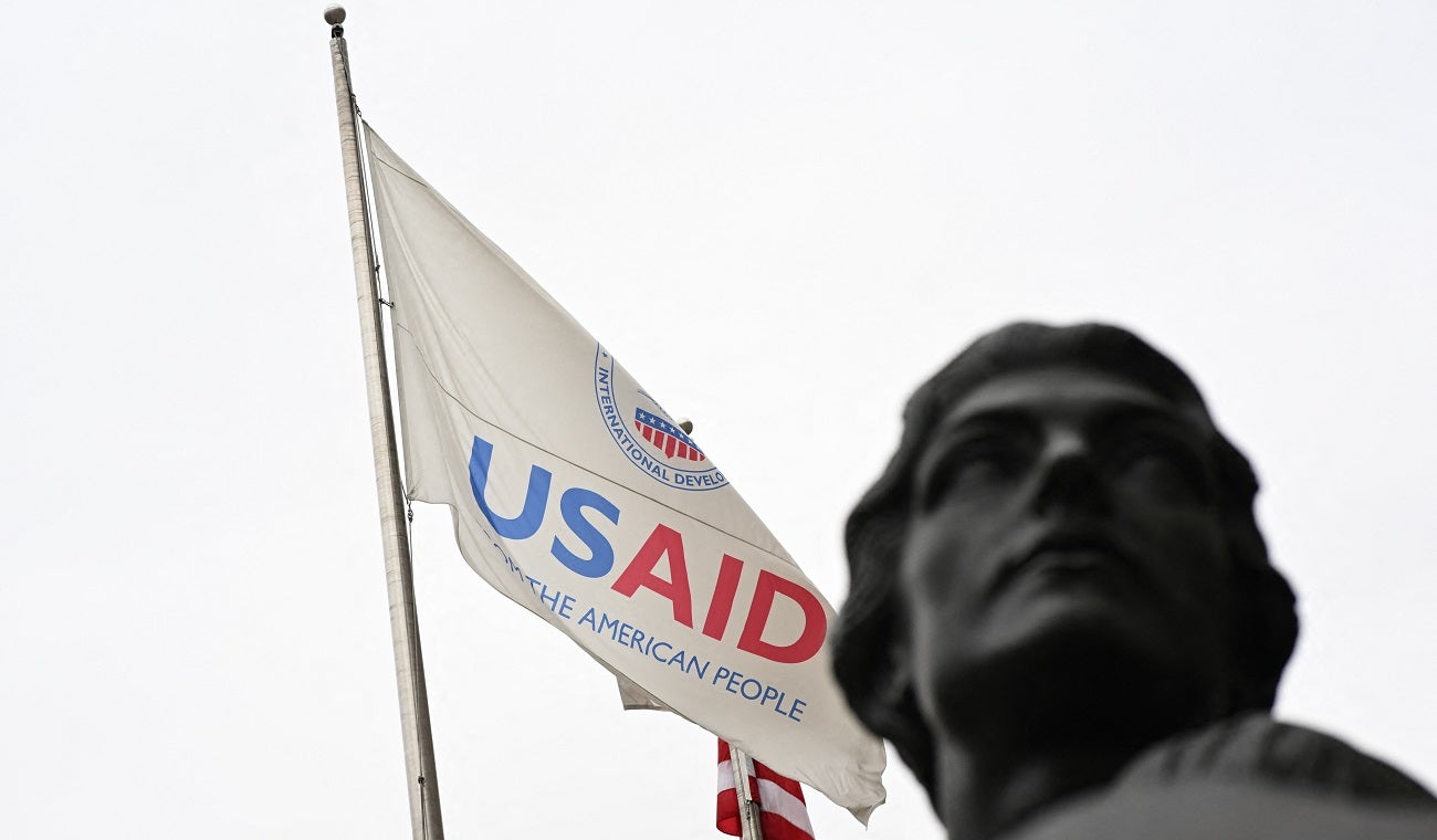 Juez ordenó a Trump y Musk restaurar trabajadores de USAID