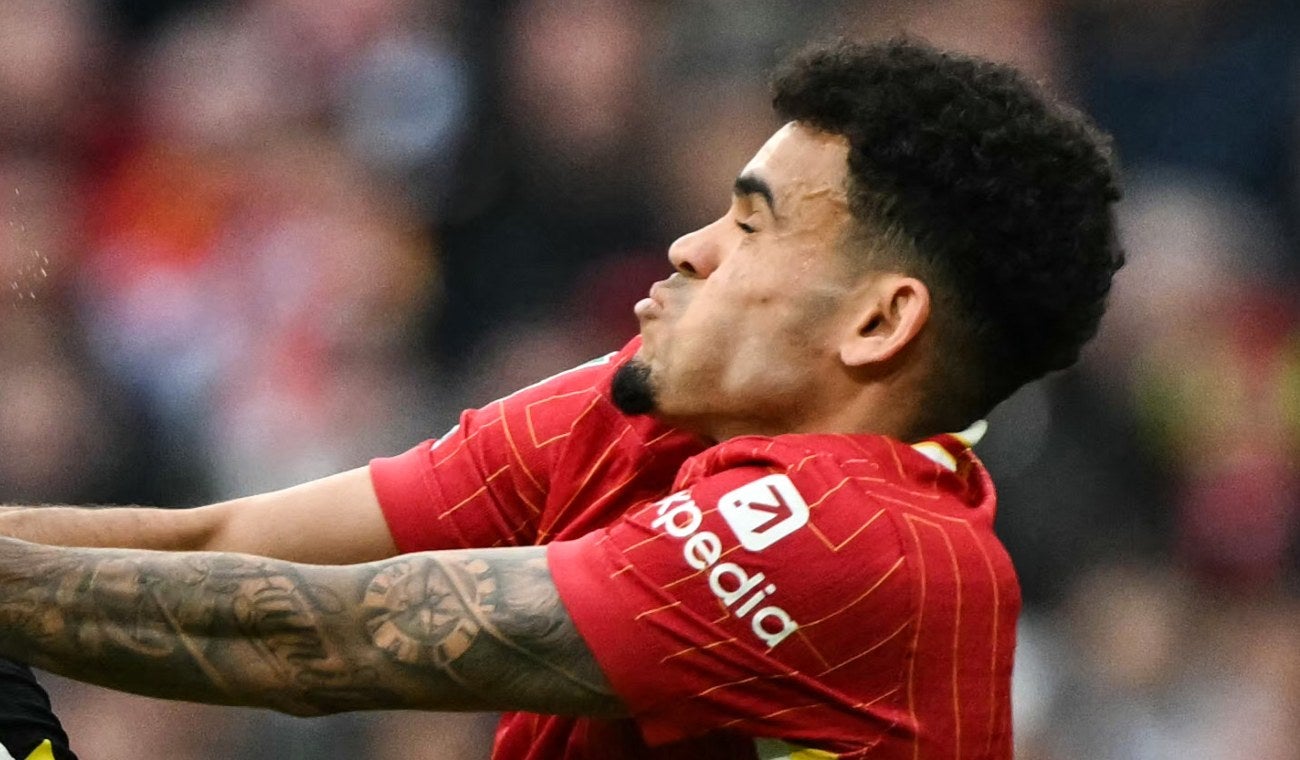 Luis Díaz fue titular en la derrota del Liverpool por la final de la Copa de la Liga