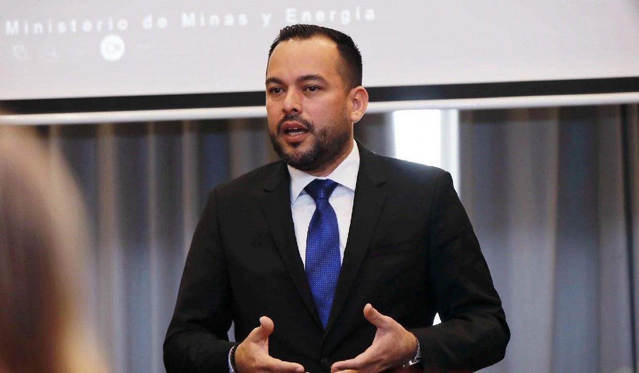 Minminas dice que ricos asuman costo de la opción tarifaria
