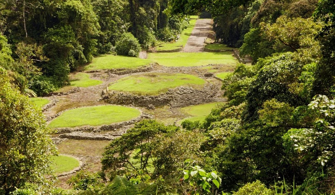 Monumento Guayabo Costa Rica