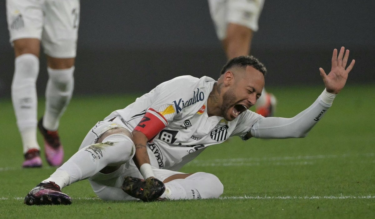Neymar sería baja por lesión para partido Brasil-Colombia