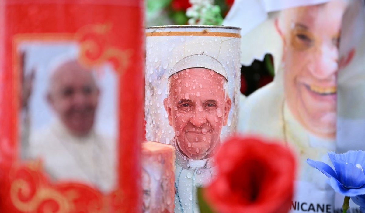 Papa Francisco sufrió "dos episodios" y requirió asistencia