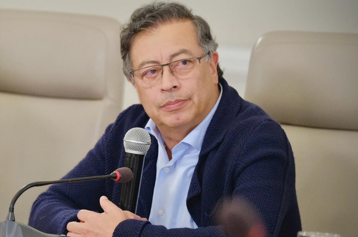 Petro atribuyó crisis de medicamentos a plan para sacarlo
