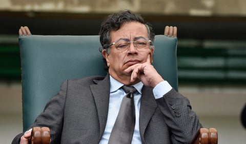 Petro declara nuevo día cívico