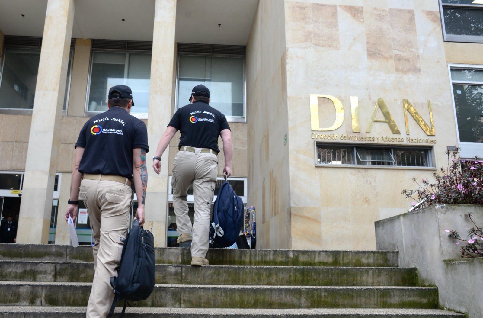 La Contraloria llega a la Dian