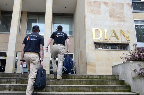 La Contraloria llega a la Dian