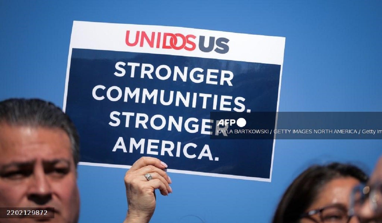 ¿Pueden multarlo en EE.UU. por hablar en español en público?