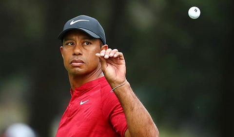 Tiger Woods fue operado por rotura del tendón de Aquiles