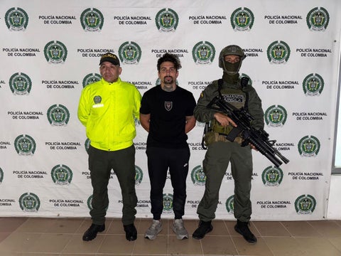El hombre estaba siendo buscado por autoridades del Reino Unido