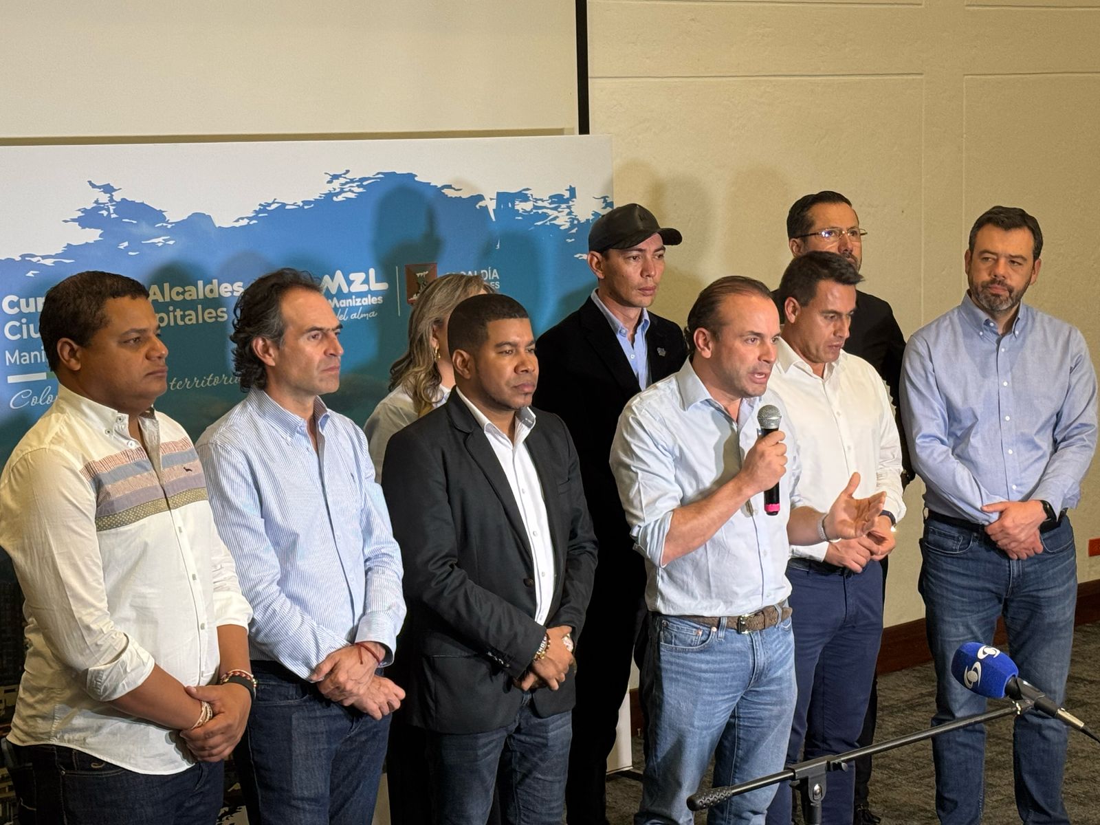 Alcaldes piden al Gobierno reforzar la seguridad en Colombia