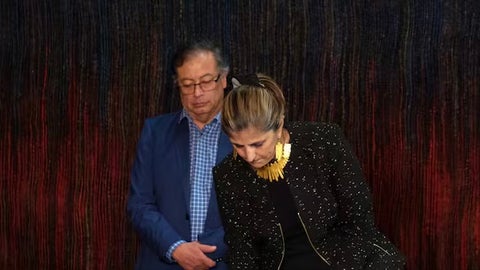 Presidente Gustavo Petro y embajadora Laura Gil.