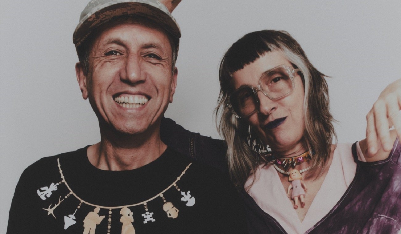 Aterciopelados lanza 'Ruana vs. Bikini' y anuncia concierto