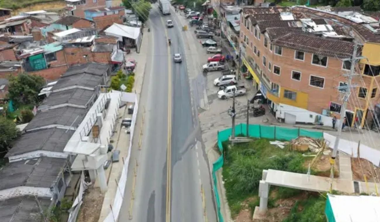 Autopista Medellín - Bogotá