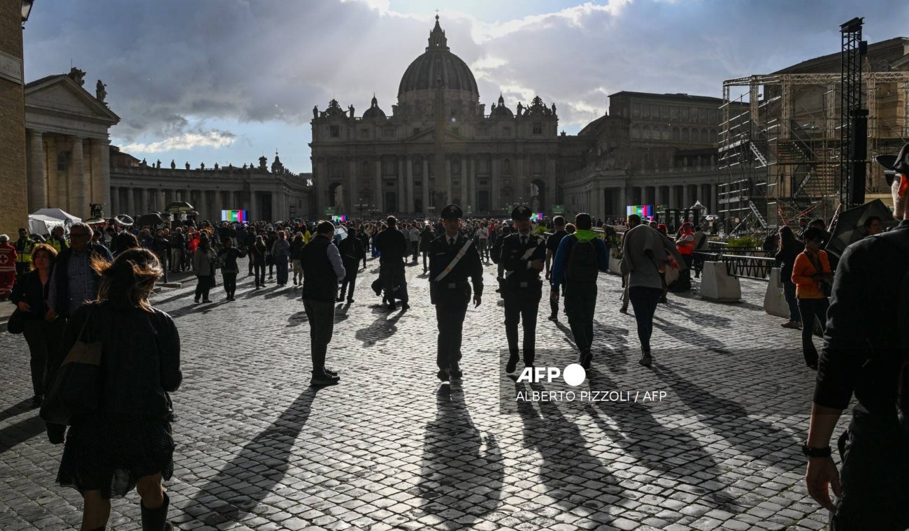 Cuánto ganan cardenales, encargados de elegir al Papa