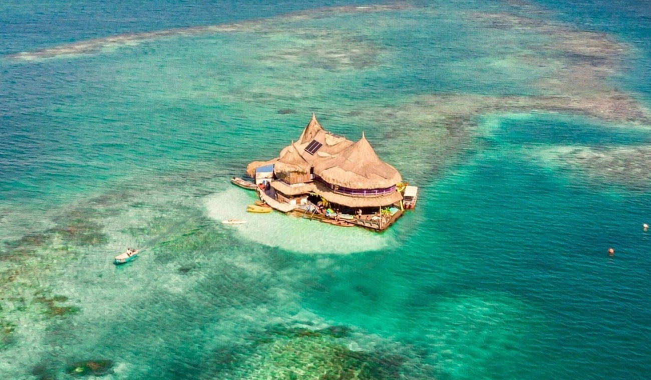 Así es el ÚNICO hotel FLOTANTE del Caribe COLOMBIANO