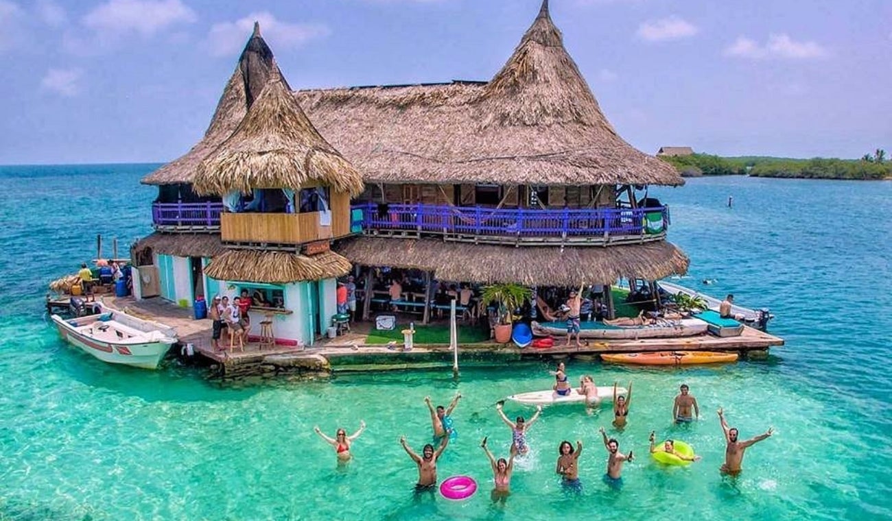 Casa en el agua, archipiélago de San Bernardo