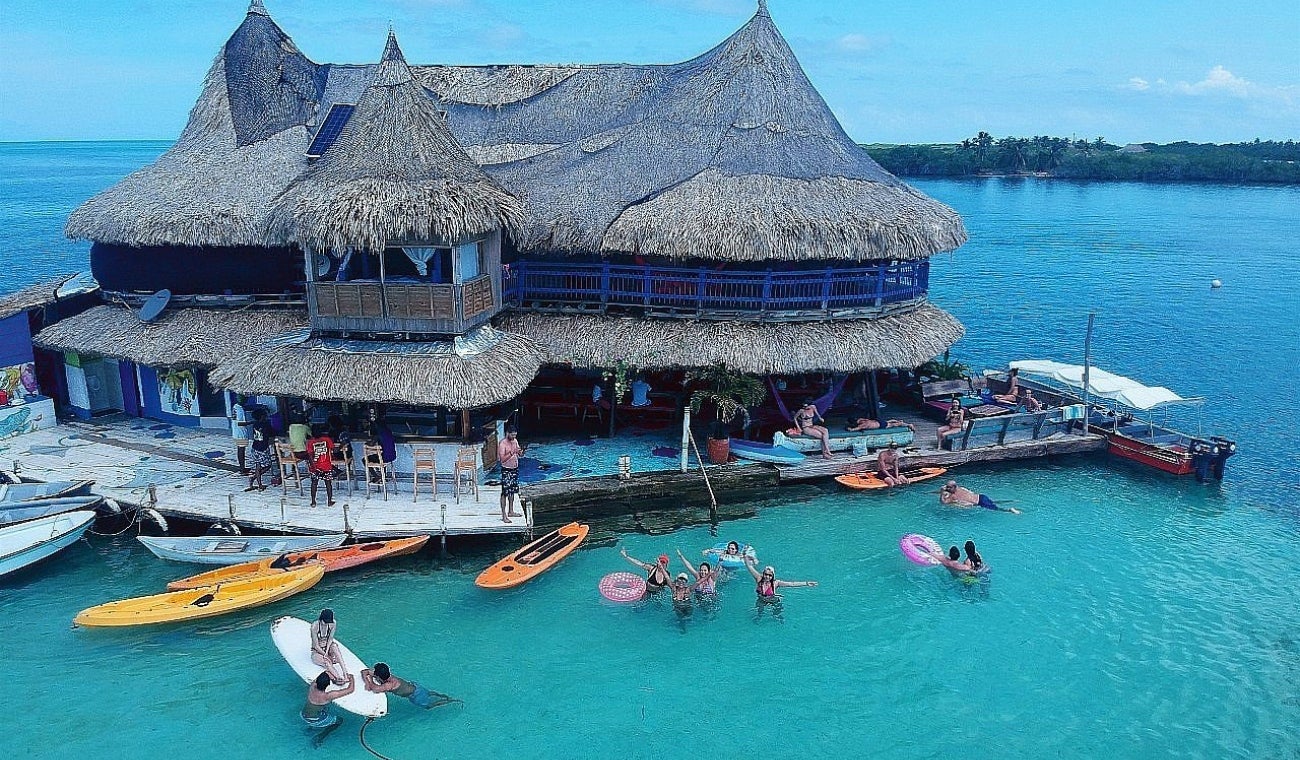 Casa en el agua, archipiélago de San Bernardo