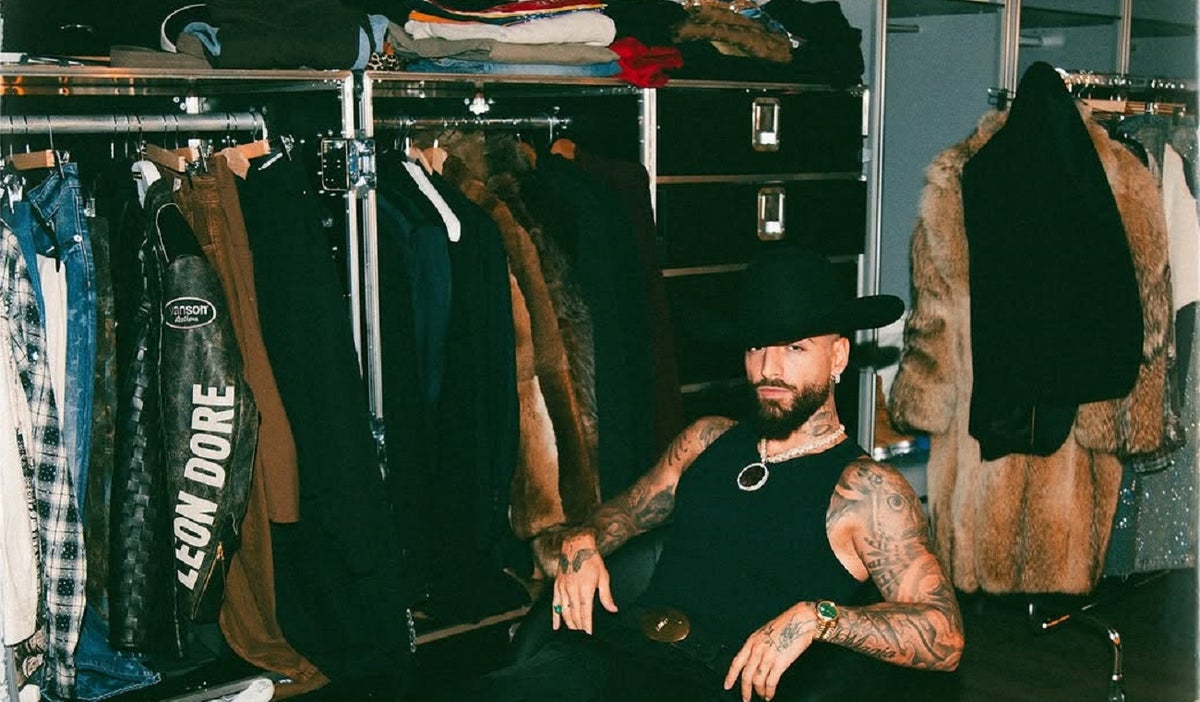 Maluma vende su ropa de segunda mano