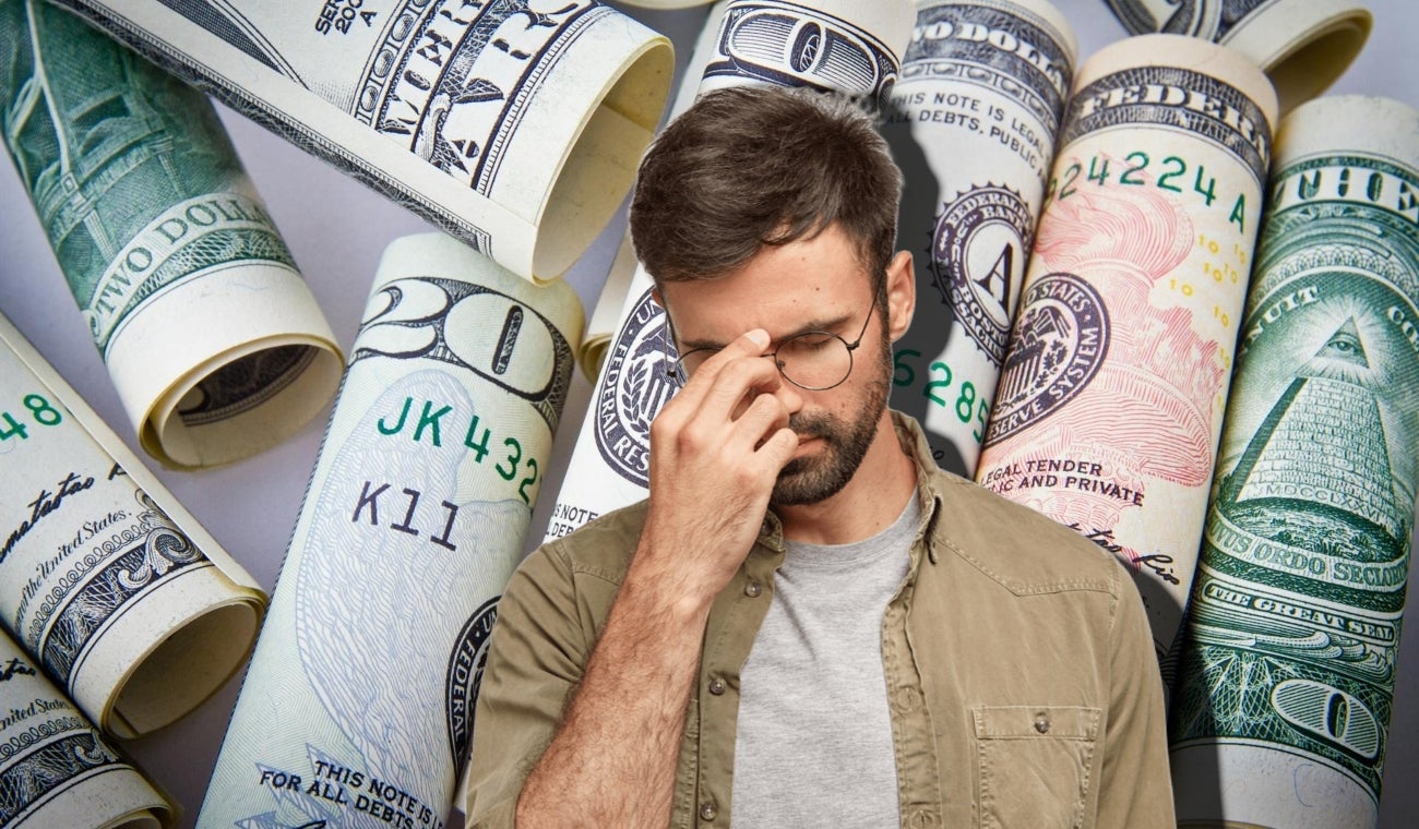 Dólar y persona preocupada