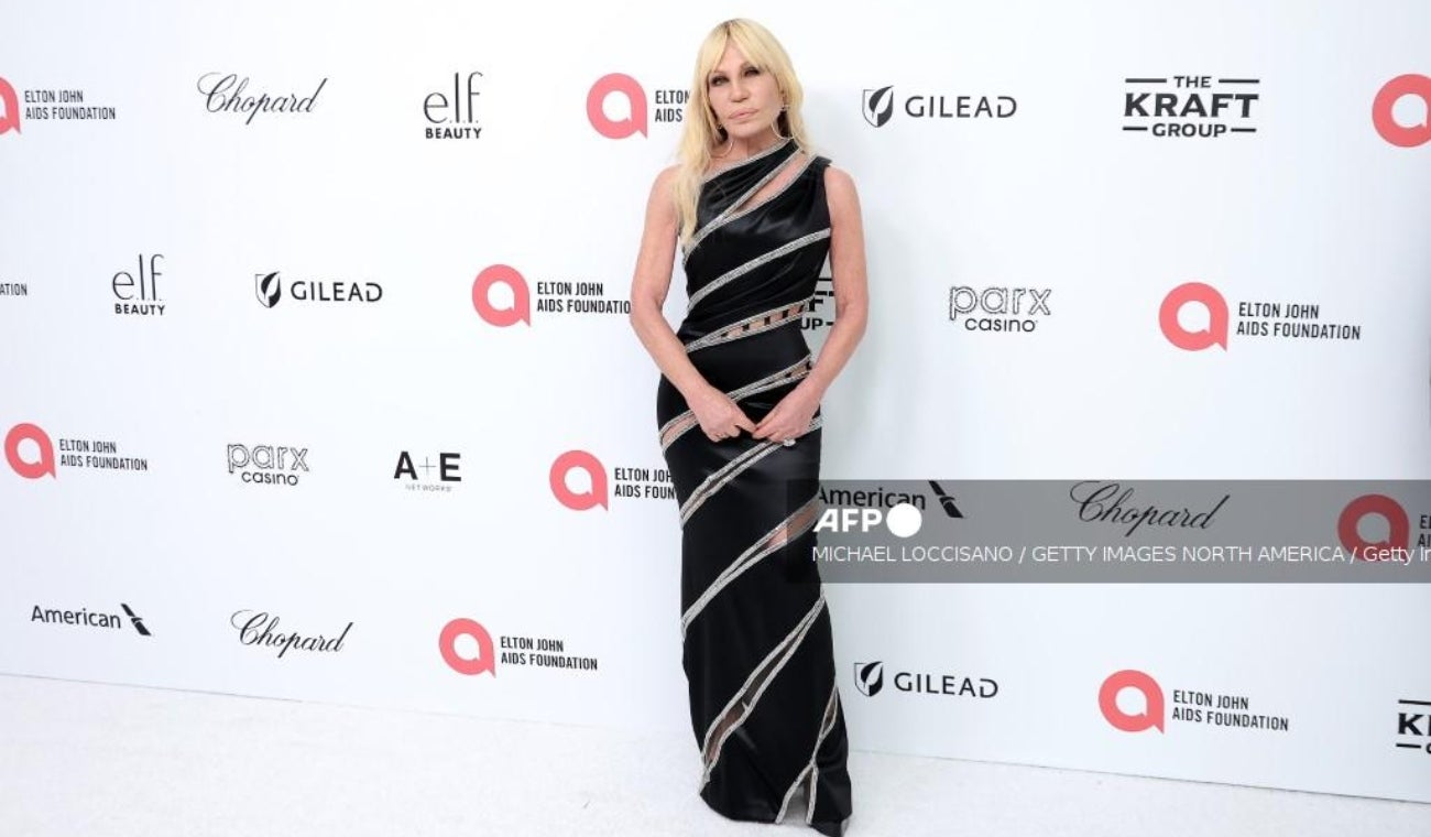 Prada anuncia compra de Versace por cifra multimillonaria