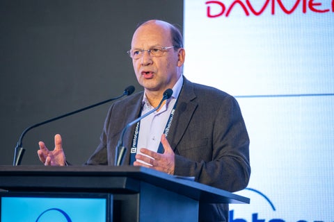 Ministro de Hacienda, Germán Ávila