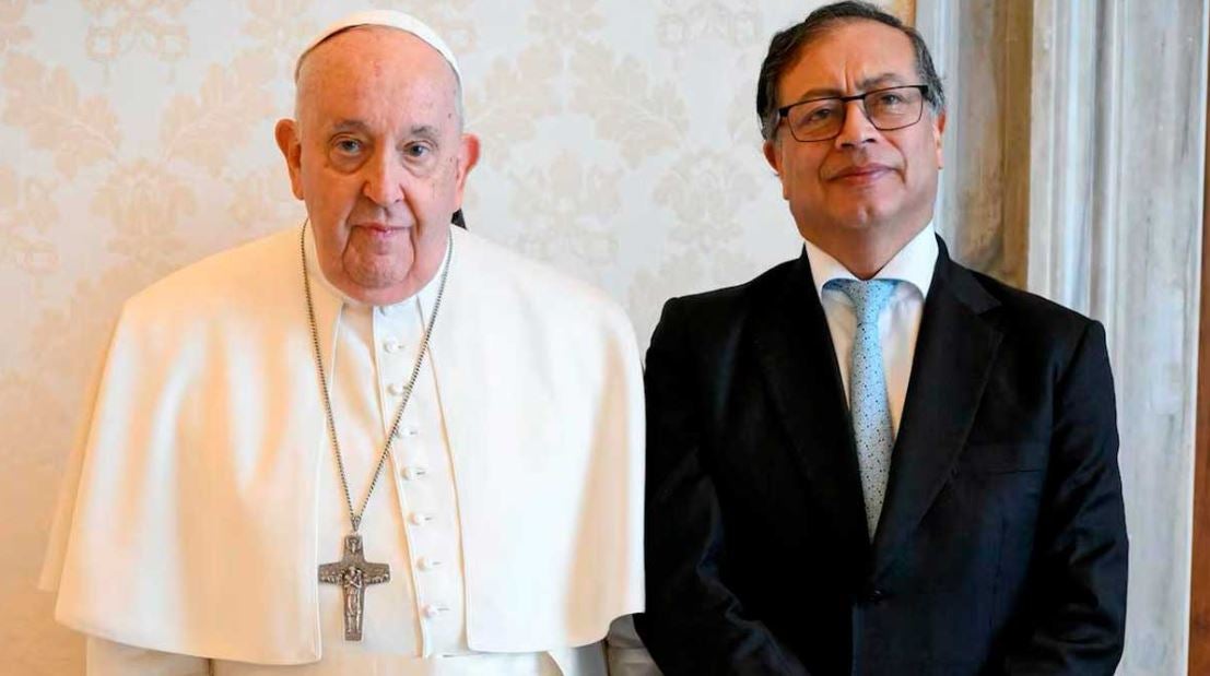 Papa Francisco y el presidente Gustavo Petro.