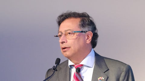 Presidente Gustavo Petro convoca a recolección de firmas para Asamblea Constituyente en Plaza de Bolívar.