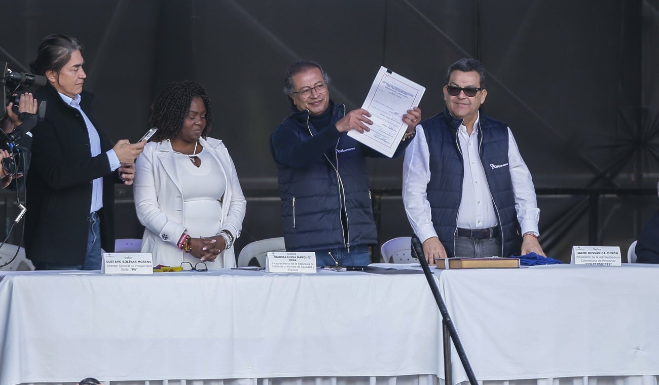 ¿Cómo PENSIONARSE en Colombia con 900 SEMANAS COTIZADAS??