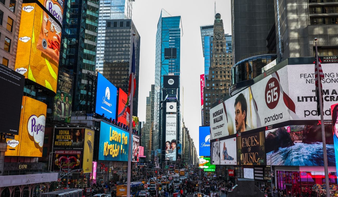 Times Square NO se APAGARÁ: la BROMA que fue FAKE NEWS