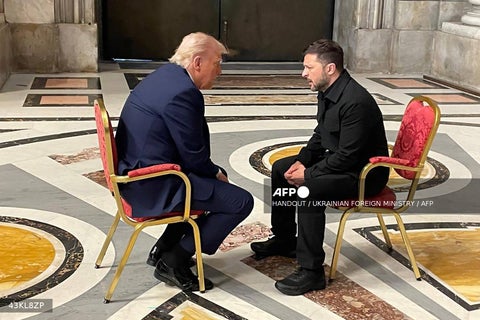 Trump y Zelenki en reunión antes del funeral del papa Francisco